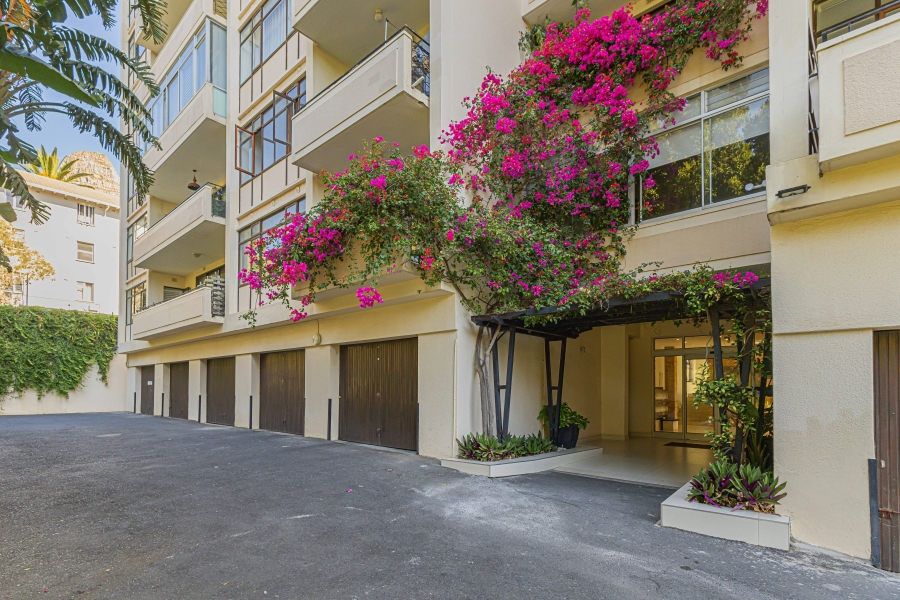 1 Bedroom Property for Sale in Sea Point Western Cape